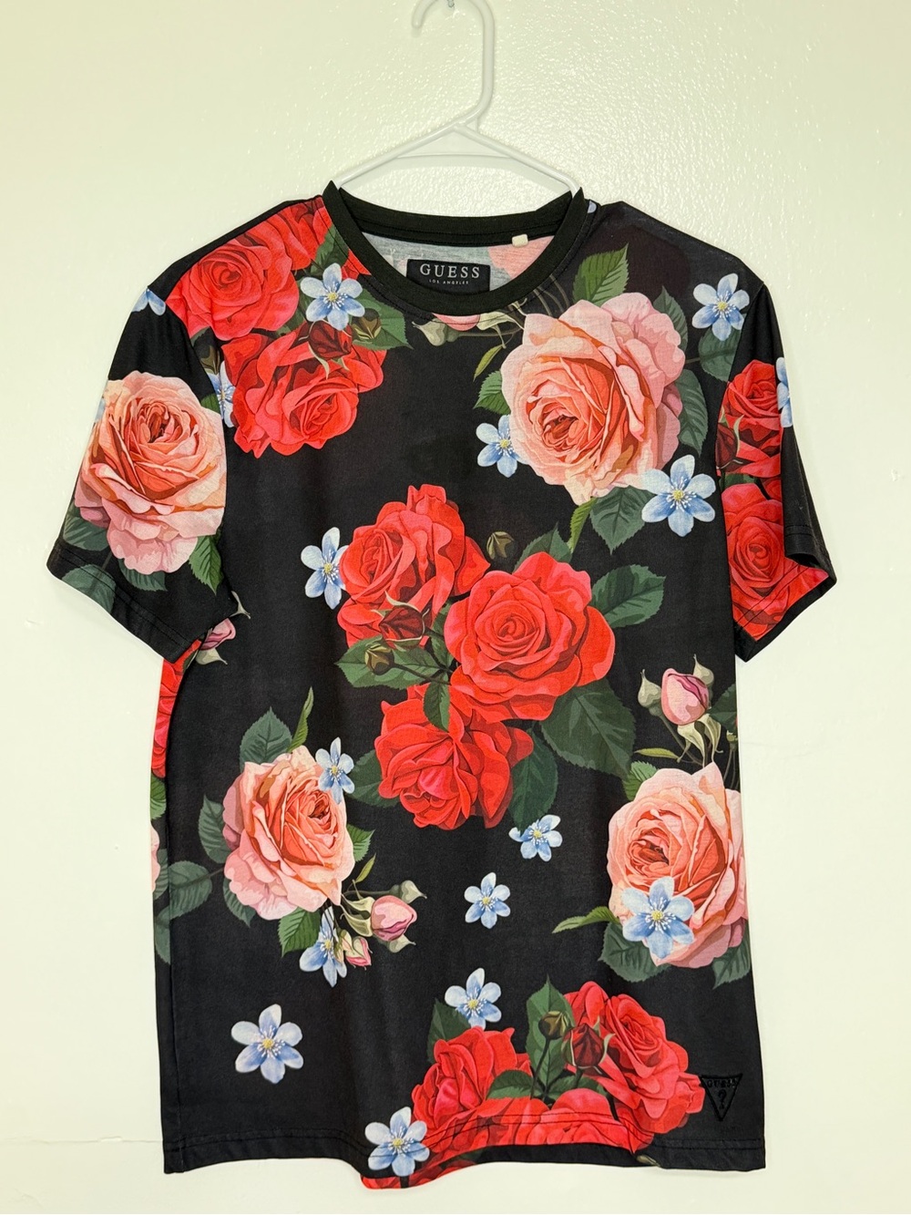 GUESS Men’s Black Floral T-Shirt Size Large